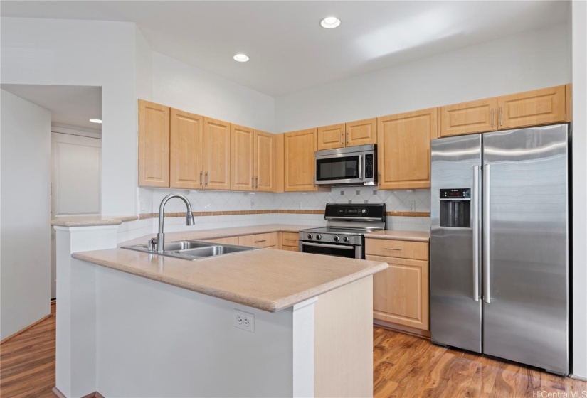 Kitchen had lots of storage.