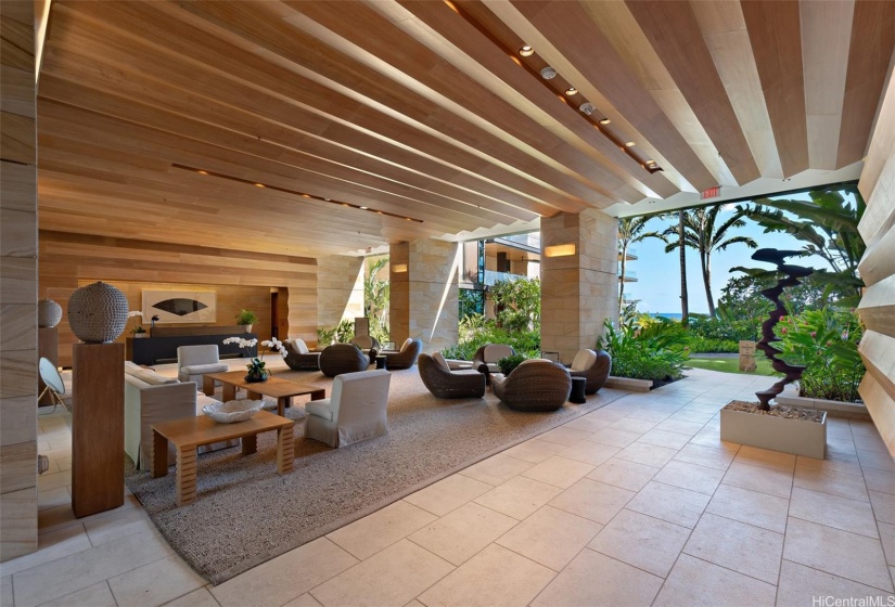 The open-air lobby of Park Lane Ala Moana.