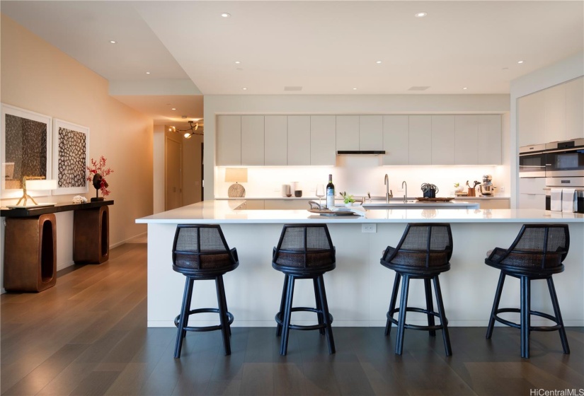 Beautiful and bright kitchen.