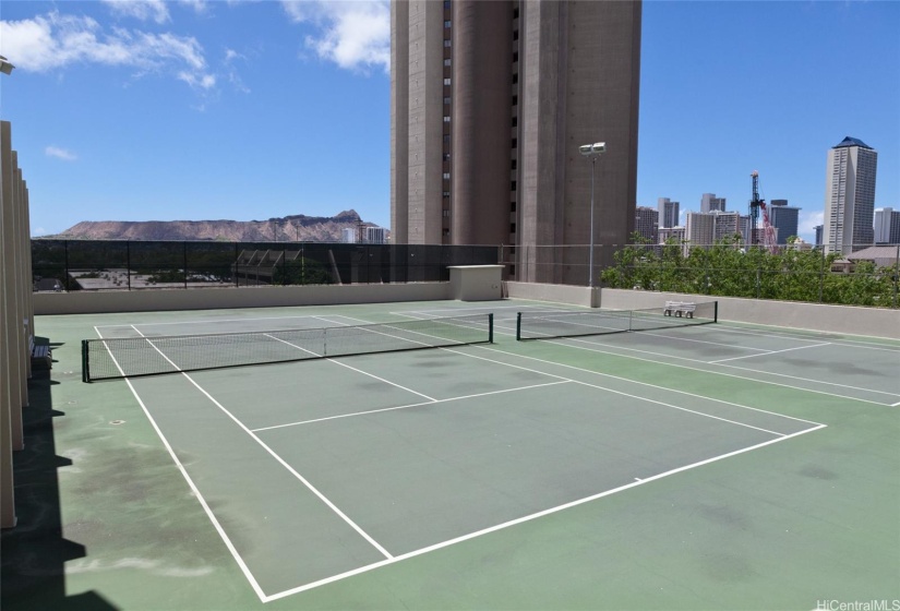 Tennis/pickle ball courts