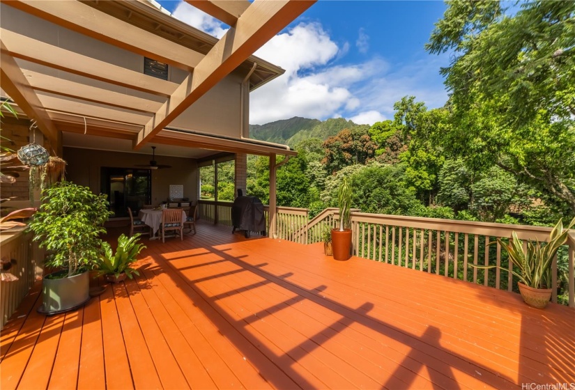 Open Lanai with Mountain View