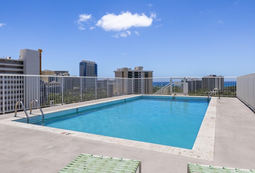 Enjoy this rooftop pool with amazing views of Waikiki or enjoy watching the fireworks from Hilton Hawaiian Village Waikiki Hilton Hawaiian Village