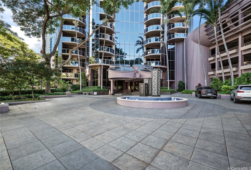 Welcome home to your life of luxury in desirable Kakaako!