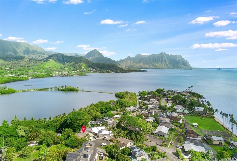 Minutes away from Kahaluu Pond, the Pacific Ocean, and the majestic Koolau Mountains!