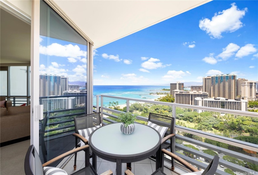 Lanai with both mountain and ocean views