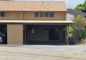 Right side duplex.  New roof & paint.