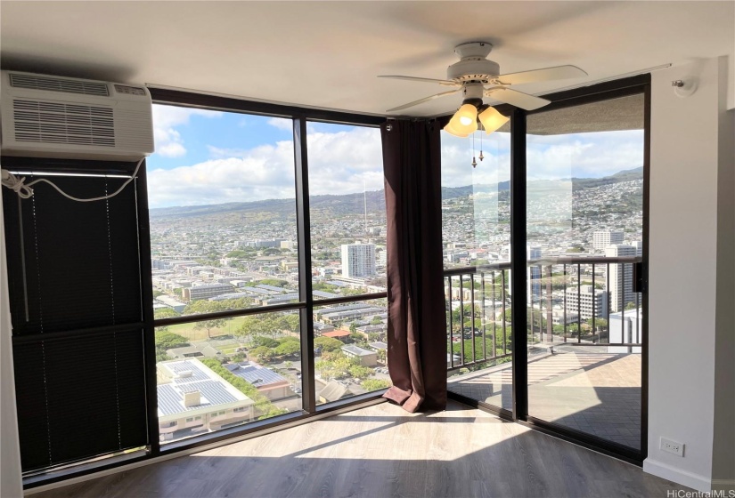 1st bedroom - Access to lanai from bedroom and from the living room