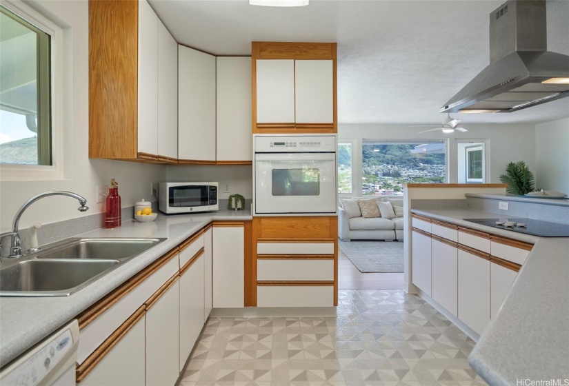 A kitchen space worthy of shared family time, cooking, baking and making memories together.