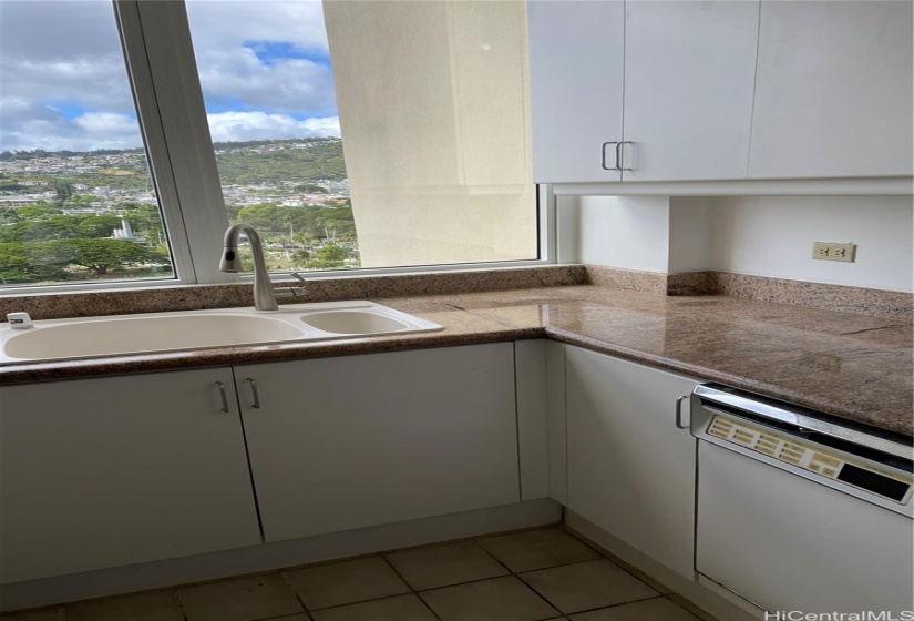 Kitchen with great granite counter tops