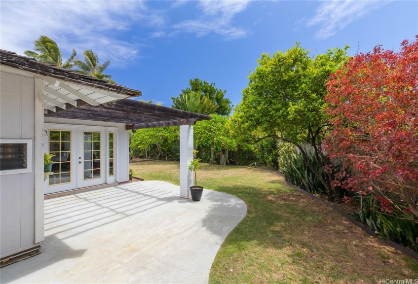 Back Entrance to Living Room