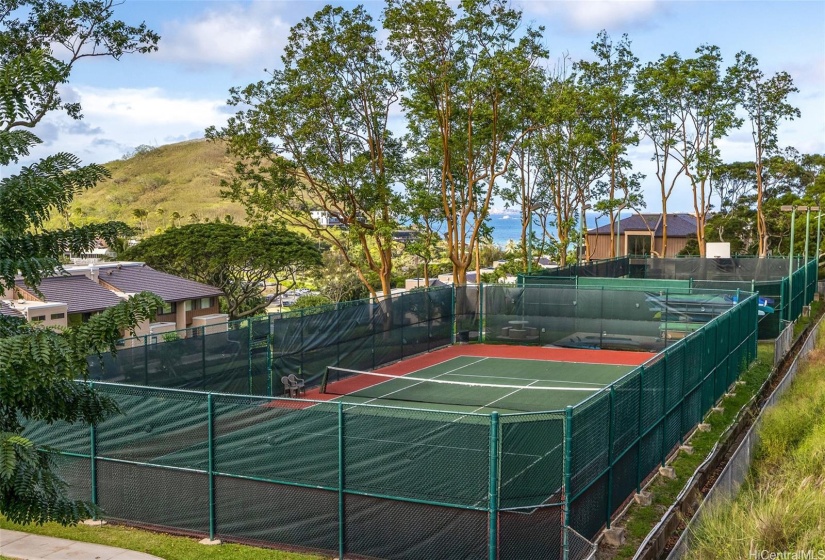 The complex also offers tennis courts