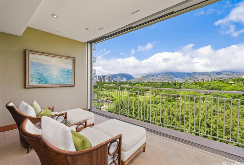 Spectacular City lights, mountain and treetop park views from the living area