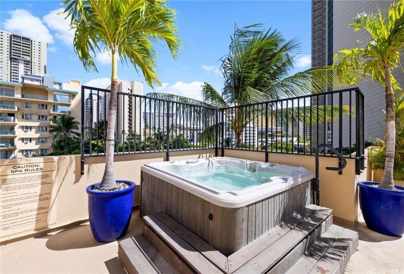 Hot tub on the 6th floor recreation deck.