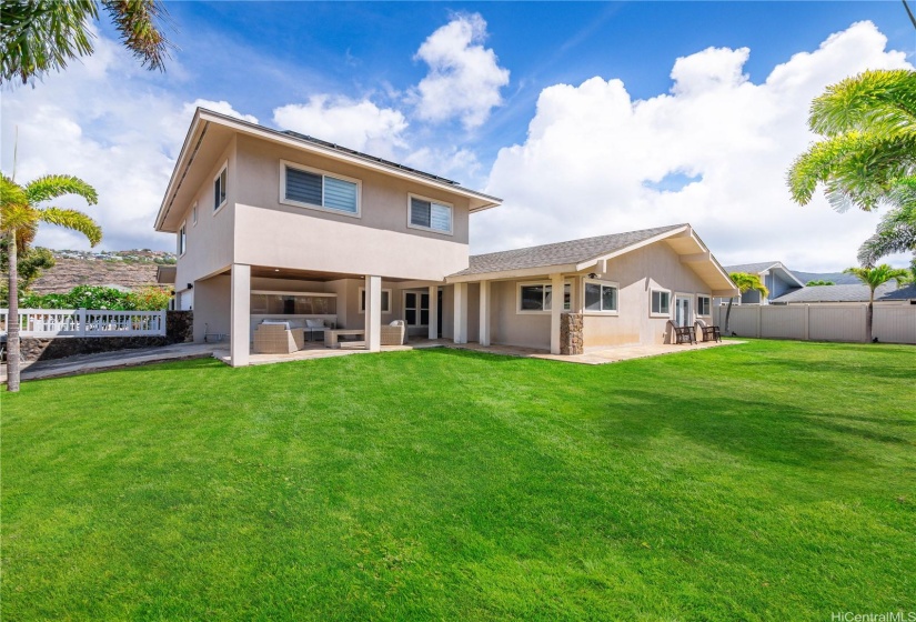 4 bedrooms on the ground floor in the main house and 2 bedrooms in the permitted ADU above the garage.