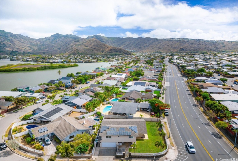 Corner of Kalanipuu St and Lunalilo Home Rd with access to Mariners Cove pool & boat ramp.