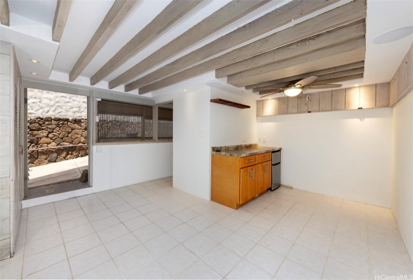 Guest room with separate entrance