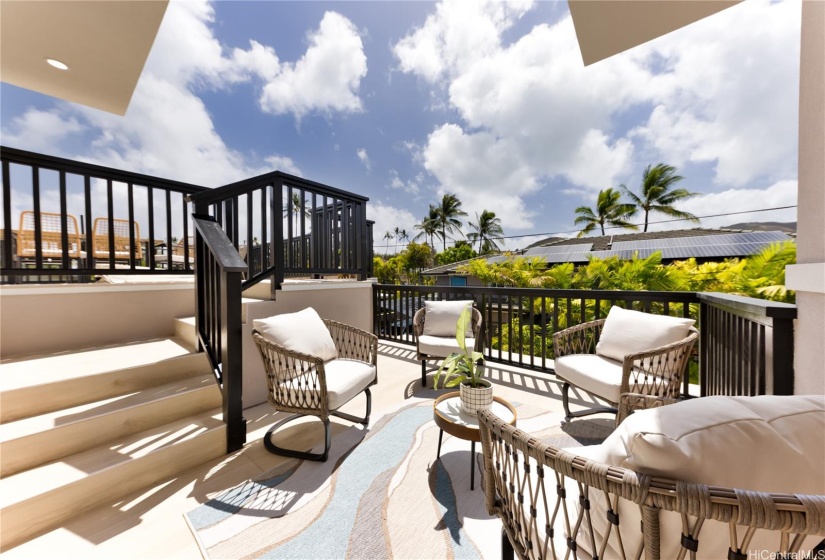 upstairs lower lanai