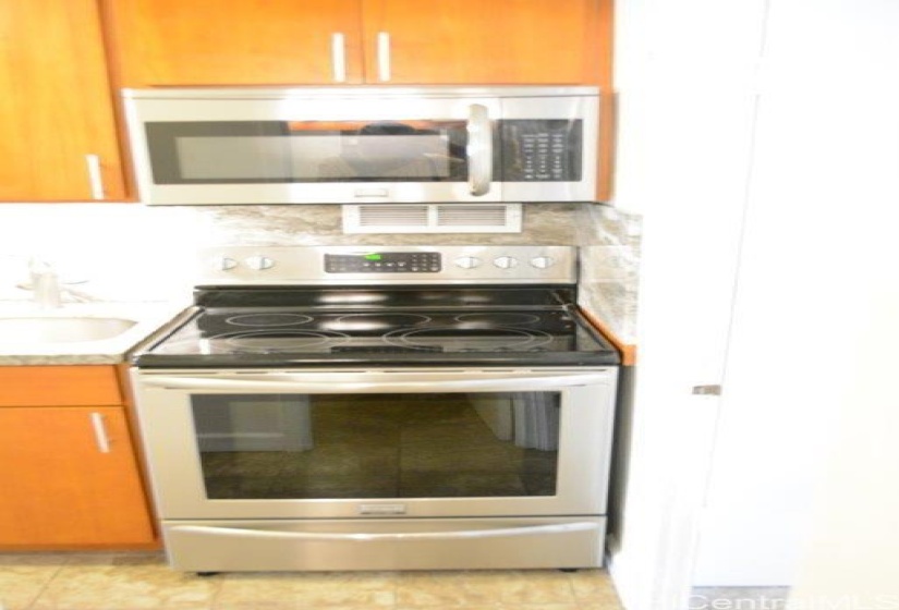 Stove/oven and microwave