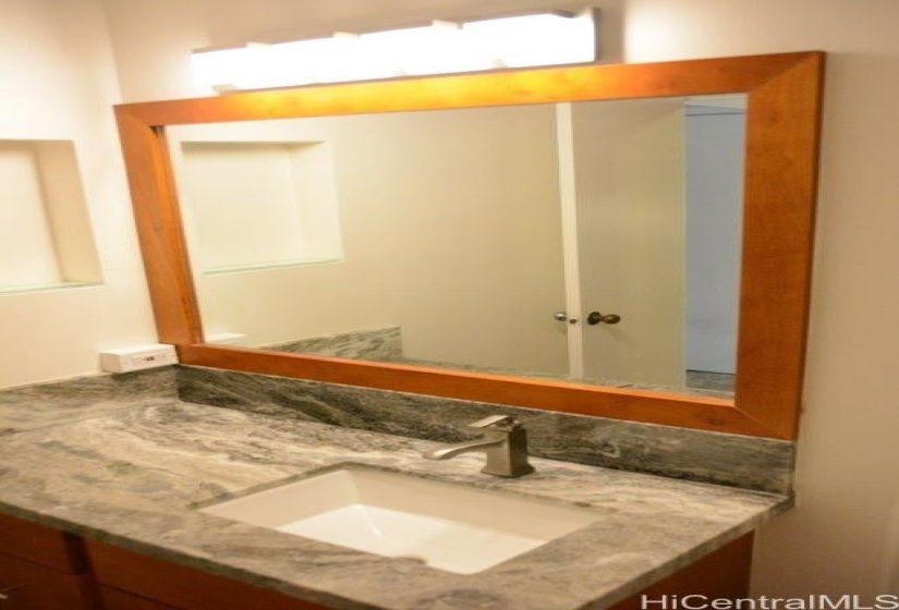 Bathroom vanity