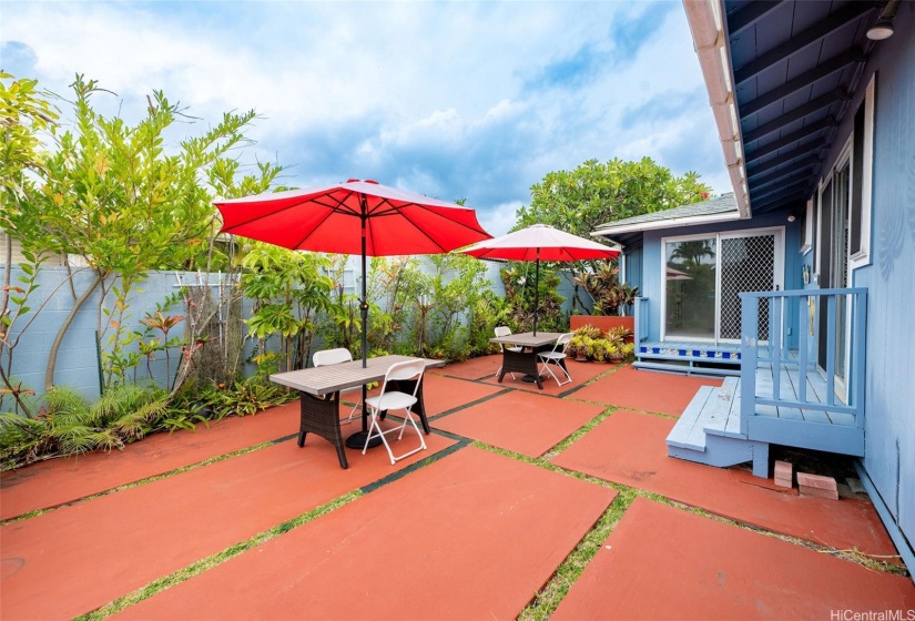 Spacious concrete padded patio