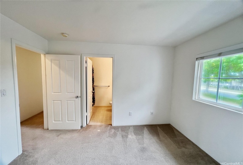 Main bedroom 2 (pictures taken prior to tenant move in)