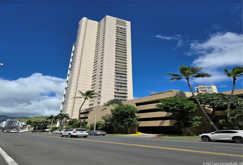 Welcome to Ala Wai Plaza Skyrise, 37 Floors + the Penthouse!