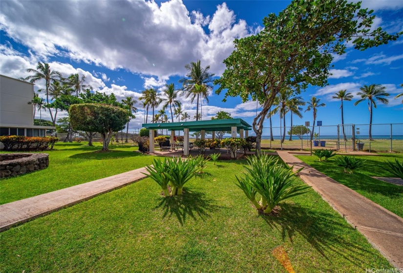 BBQ, picnic area with ocean views, and direct access to the beach and lagoon!