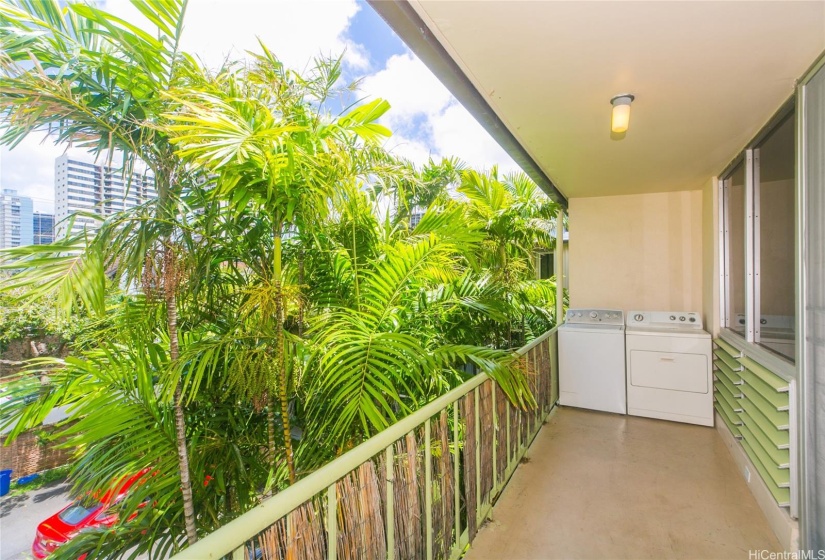 The 103 sq. ft lanai accommodates the washer and dryer with room for more activities.  A big plus is this end unit is shaded by the Ode Rancho from the afternoon sun .... Yay!