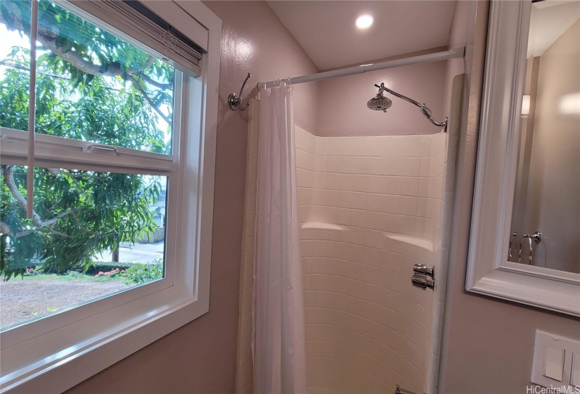 Shower-cottage.