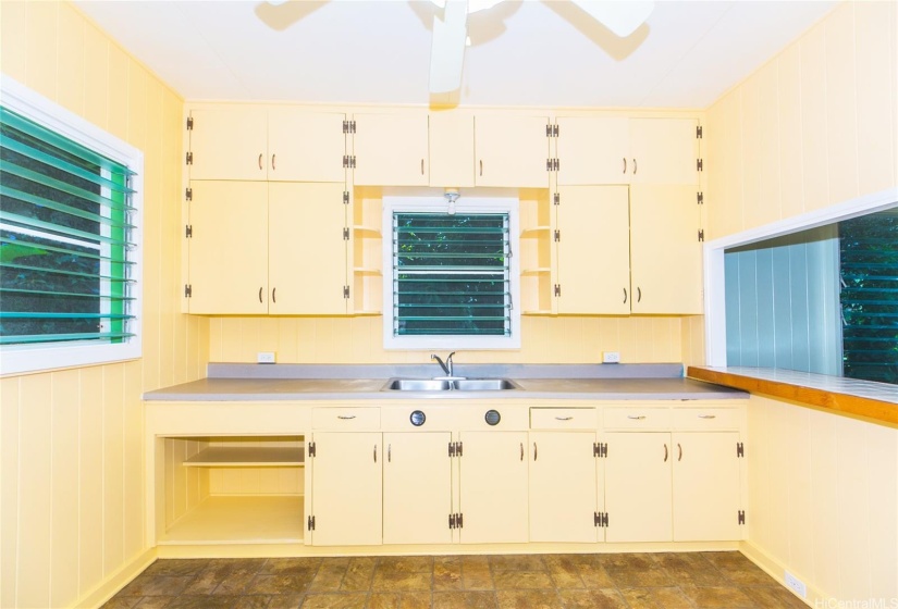 Lots of cabinet space in your kitchen