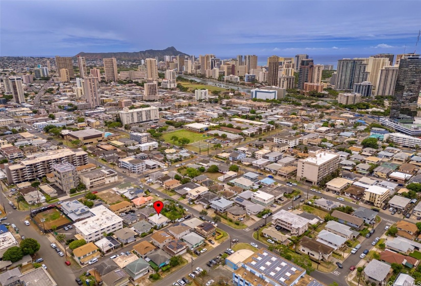 Location in reference to Diamond Head