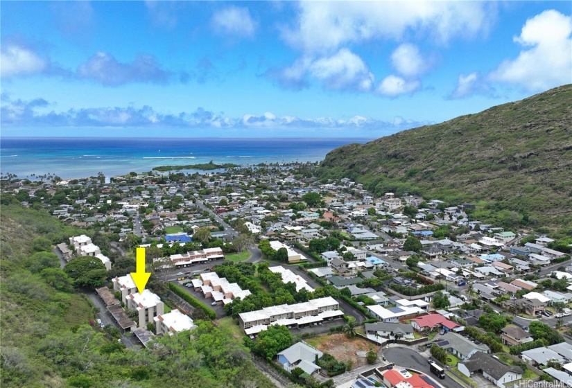 Haleloa 2 located conveniently between Aina Haina and Hawaii Kai. Close to shopping, beaches, parks and dining, with easy freeway access.