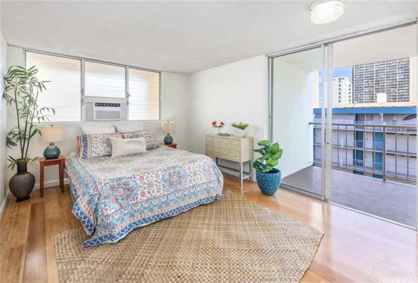 Bedroom area with adjoining lanai