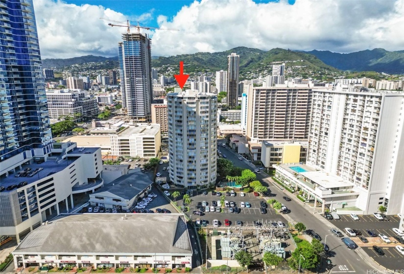 Aerial photo of the buildings central location in Honolulu