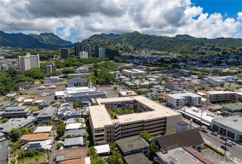 Aerial view with Nuuanu in the background.