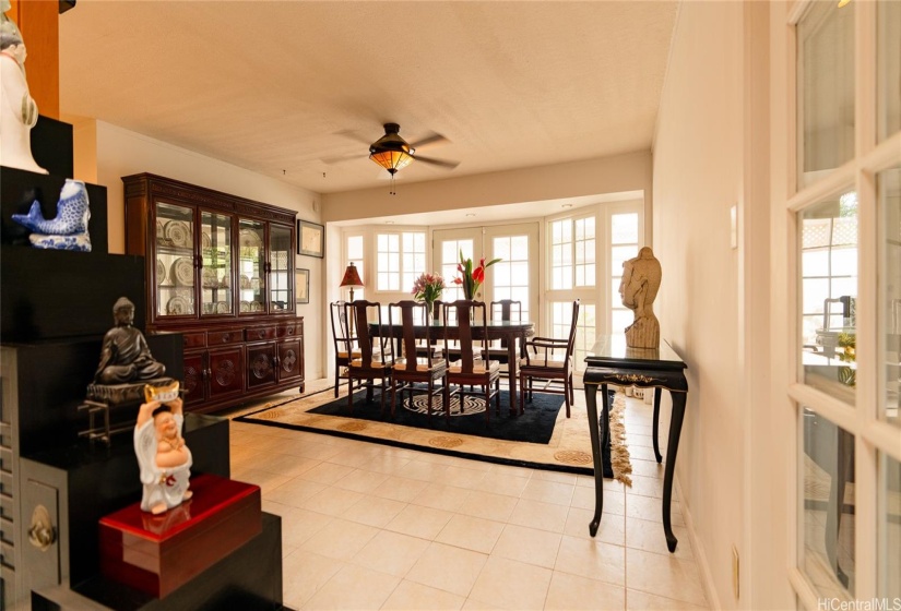 foyer to dining room