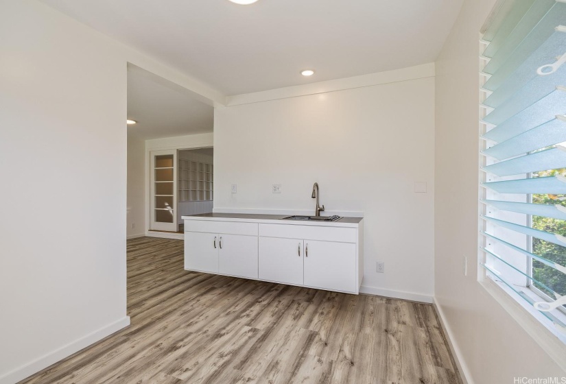 Wet bar in Step-down Family room