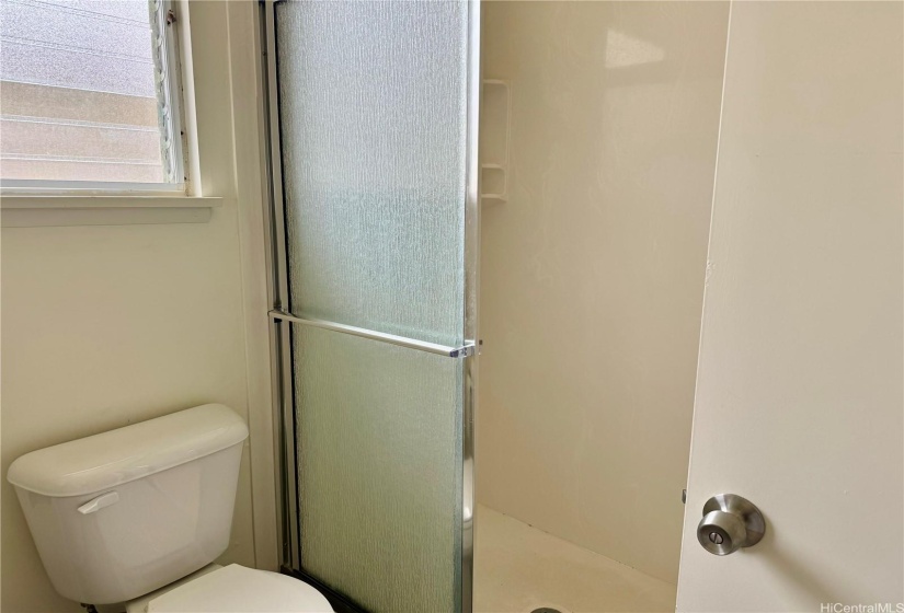 Primary Bathroom w/shower