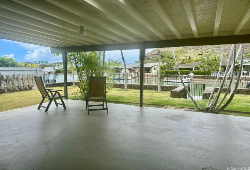 Spacious covered lanai