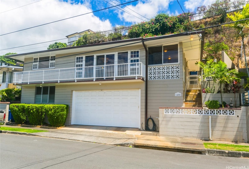 Welcome home to lush, Moanalua Gardens! Wide streets, plenty of street parking, friendly neighbors, same side as Moanalua Elementary and intermediate schools, and ease of access to either direction to H-1 freeway.