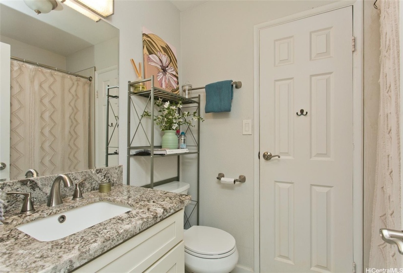 Ensuite 2 Bathroom