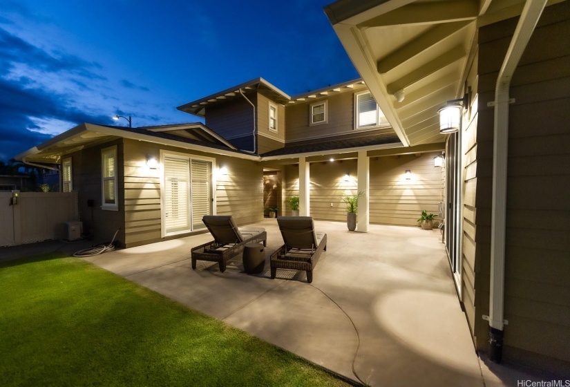 Evening in the courtyard.  What a beautiful place to wind down or if you like, put a jacuzzi there.