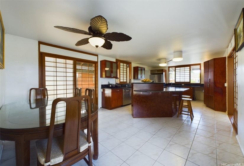 Kitchen/ dining room