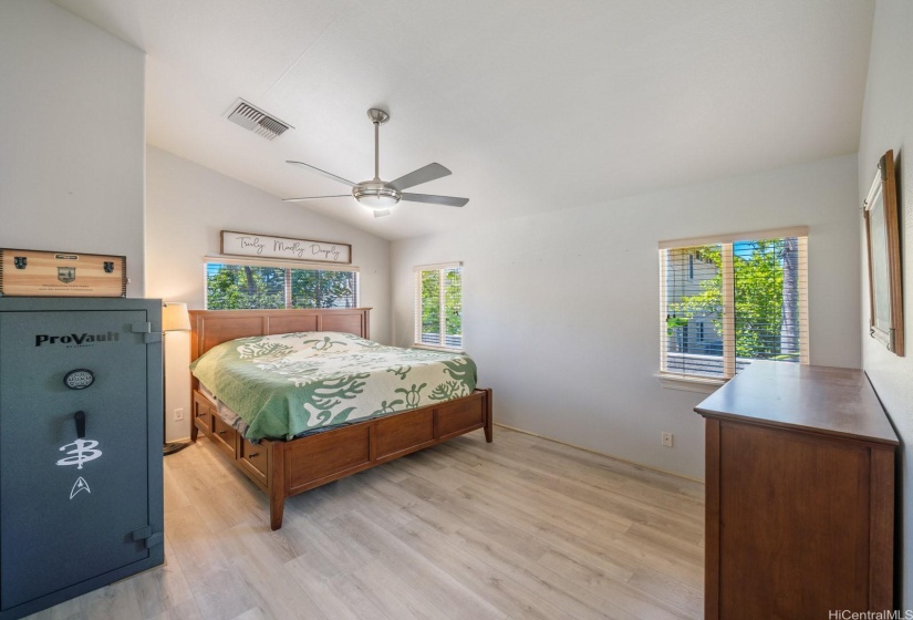 Main bedroom, with soaring ceiling, walk in closet and full bath en-suite