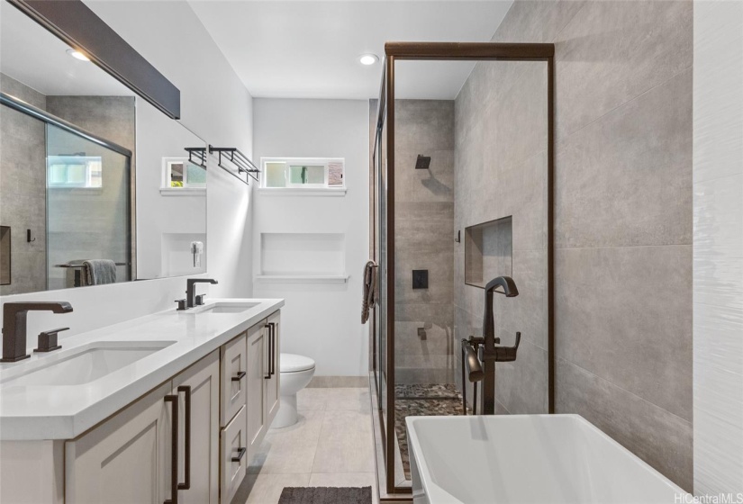 Gorgeous primary ground floor bath