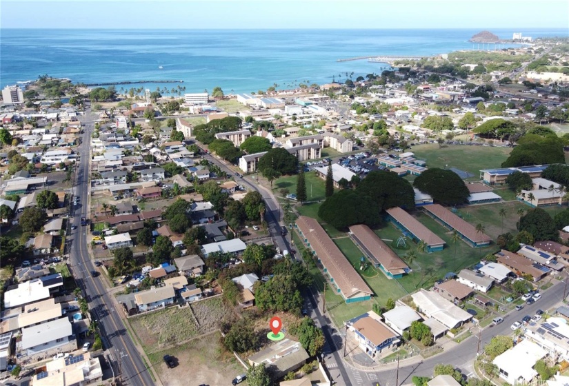 Close proximity to Poikai Bay