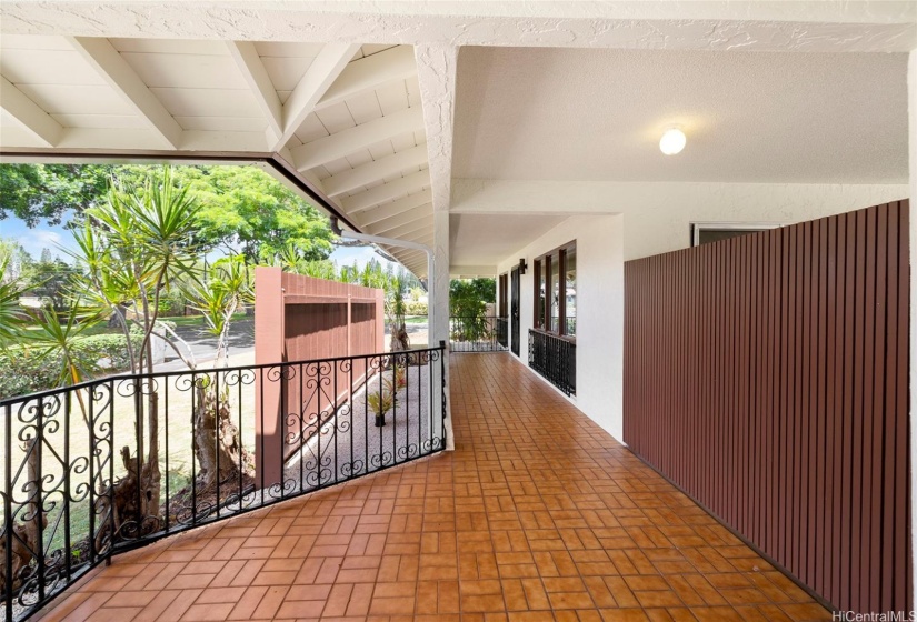 Covered front entrance walkway.