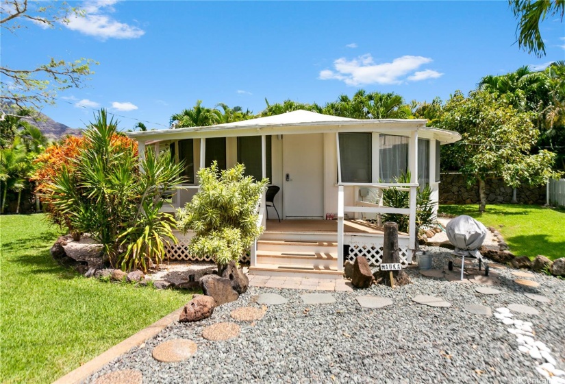 Makaha Cottages.