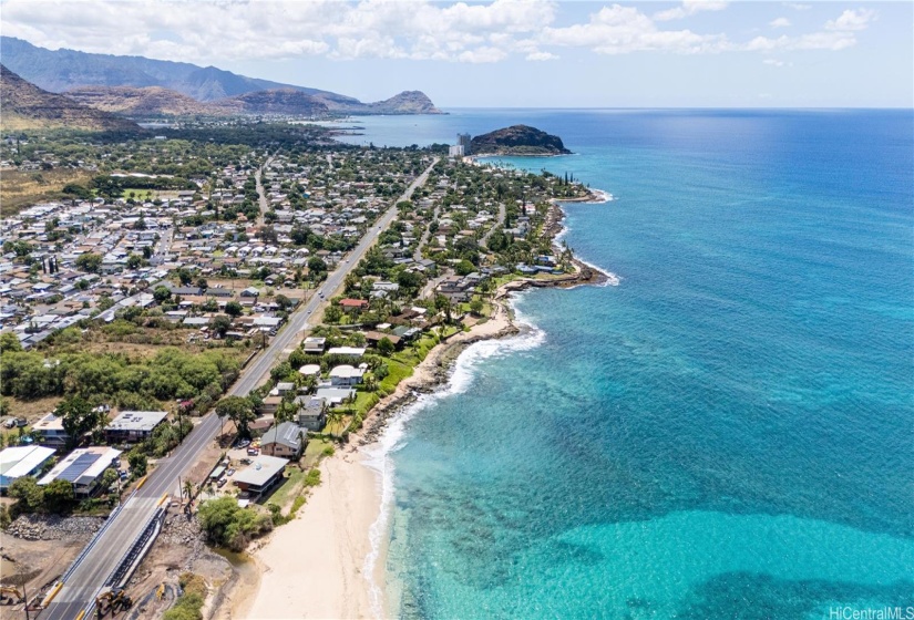 The beach and clear waters of Makaha.