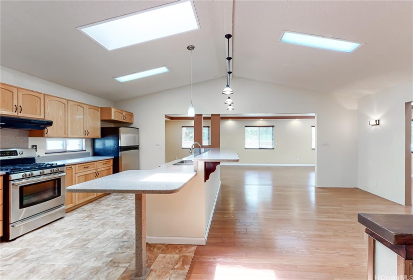 Kitchen/ Dining Area